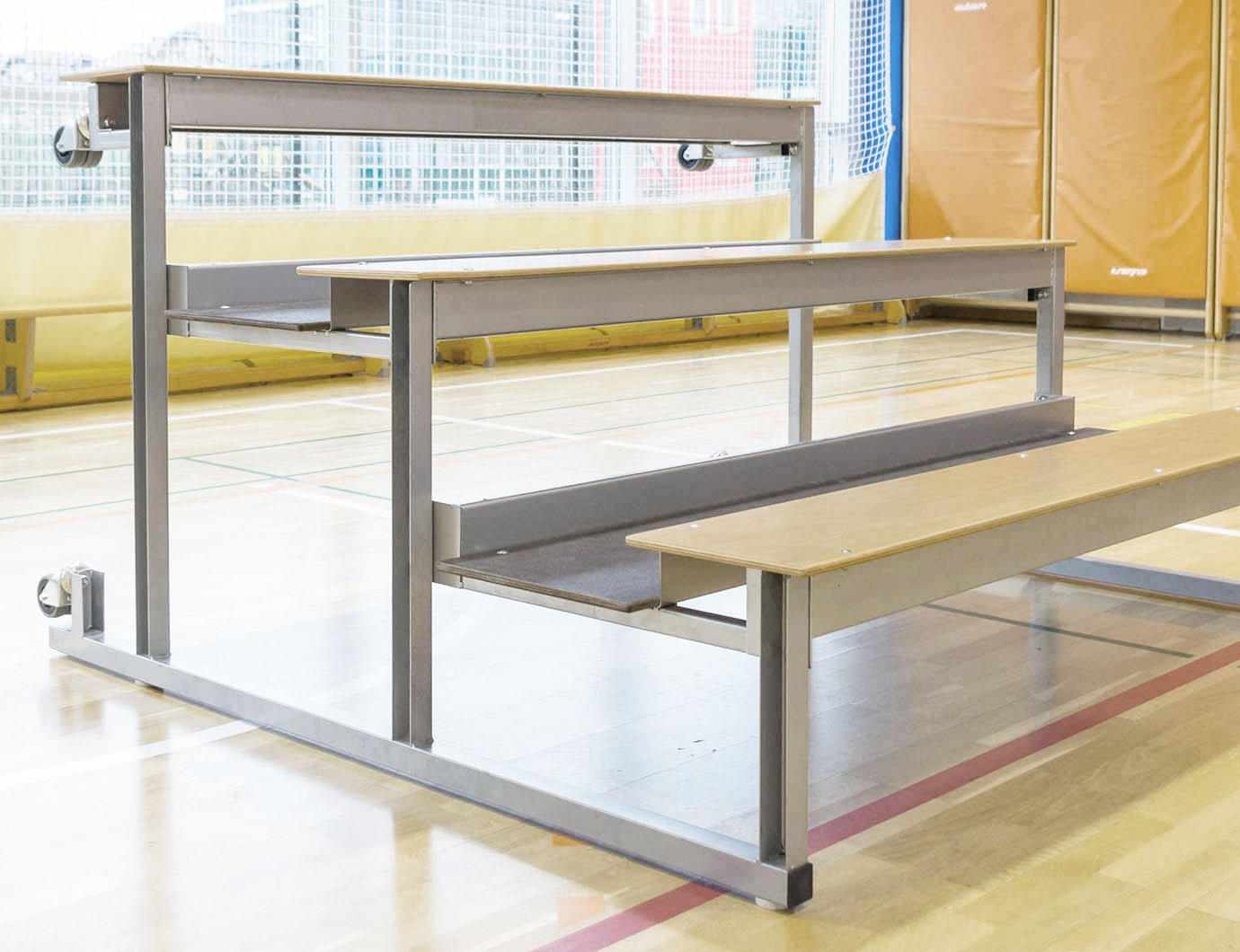 Retractable seating systems Elan Inventa